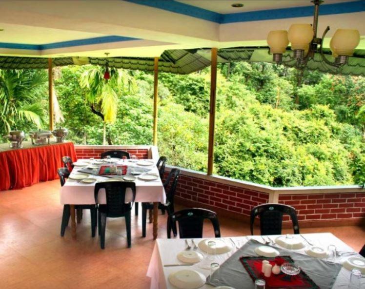 Mahout Resort Wayanad - An Experiential Jungle Stay With Waterfall 卡尔佩特塔 外观 照片