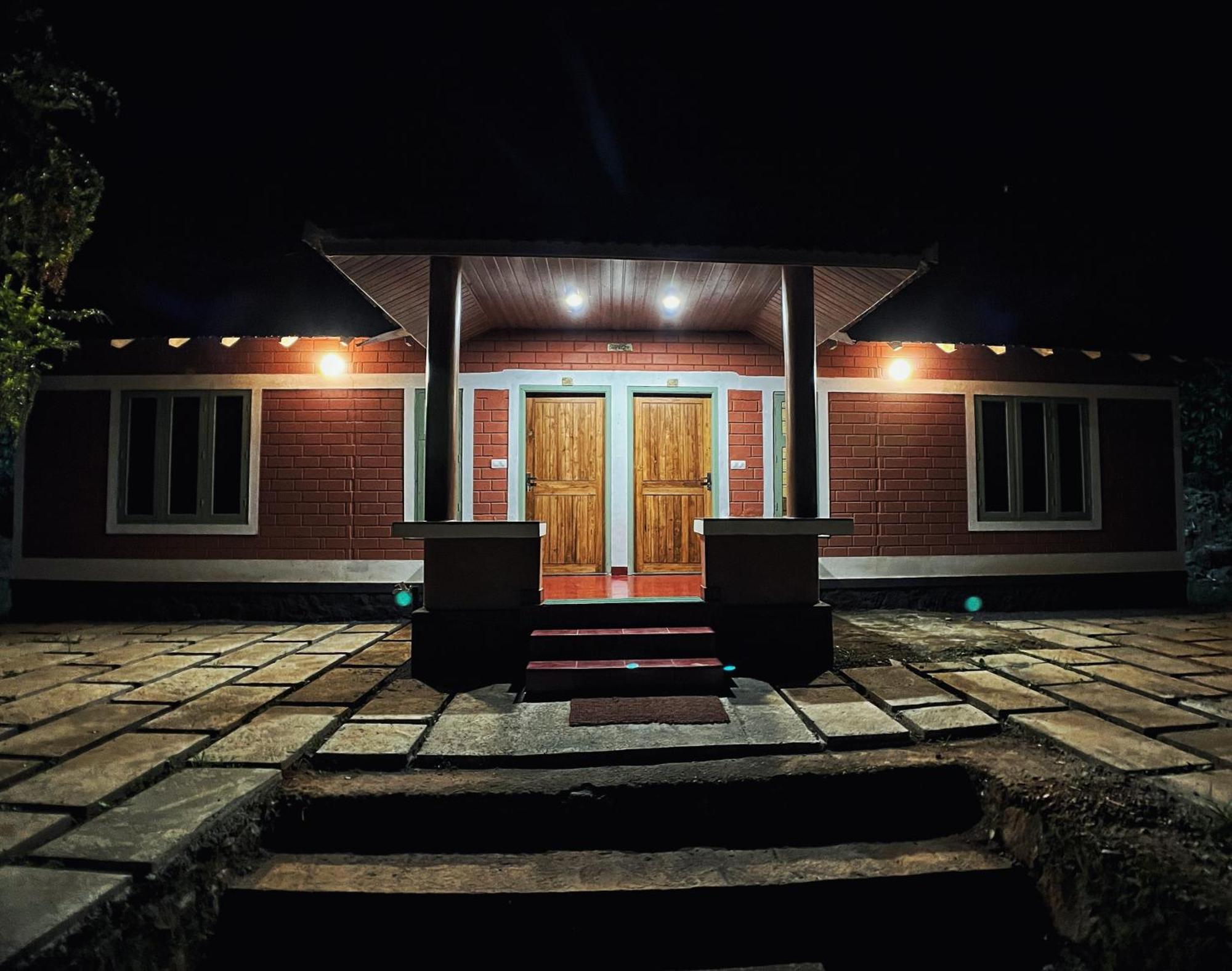 Mahout Resort Wayanad - An Experiential Jungle Stay With Waterfall 卡尔佩特塔 外观 照片
