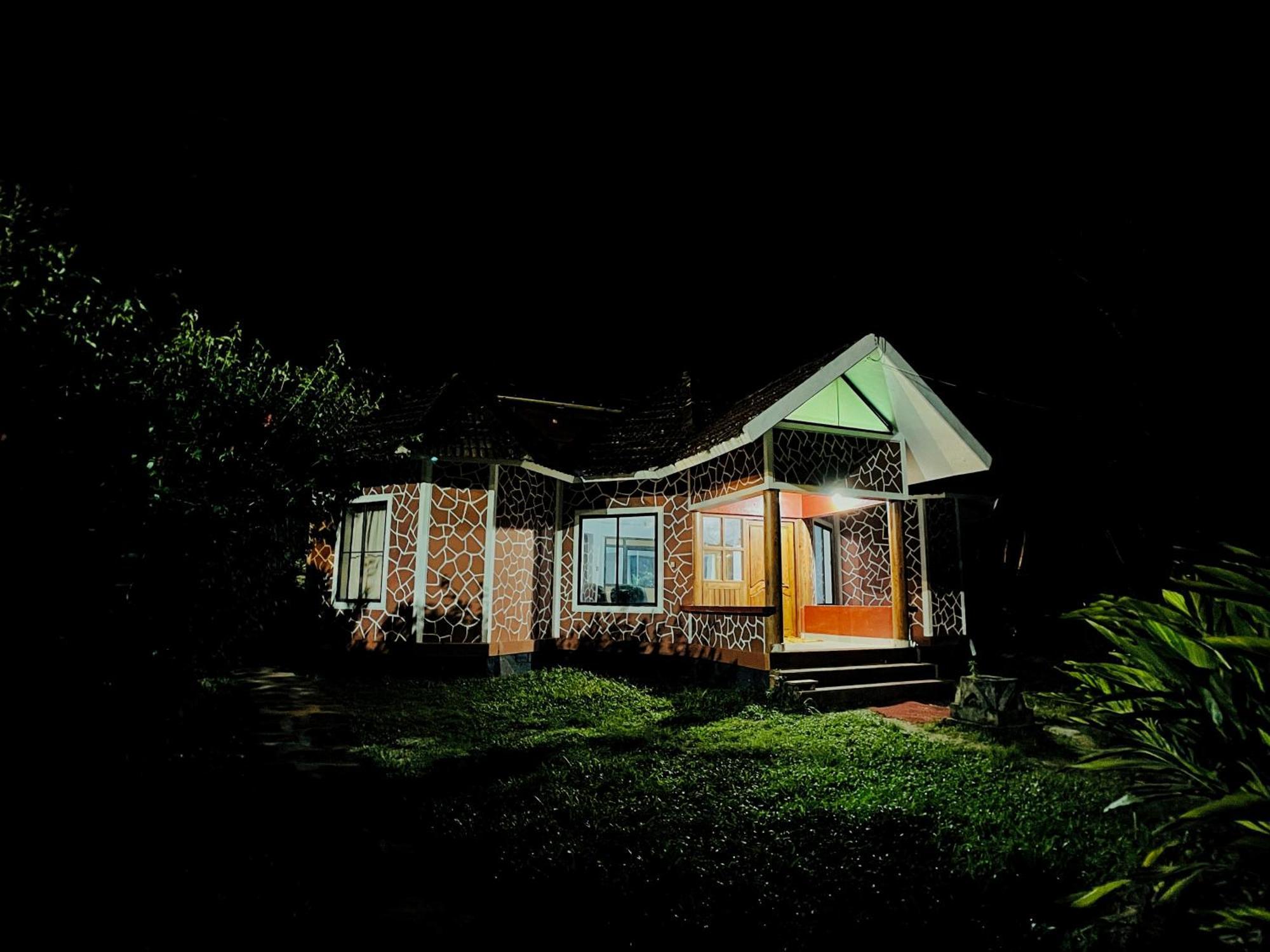 Mahout Resort Wayanad - An Experiential Jungle Stay With Waterfall 卡尔佩特塔 外观 照片