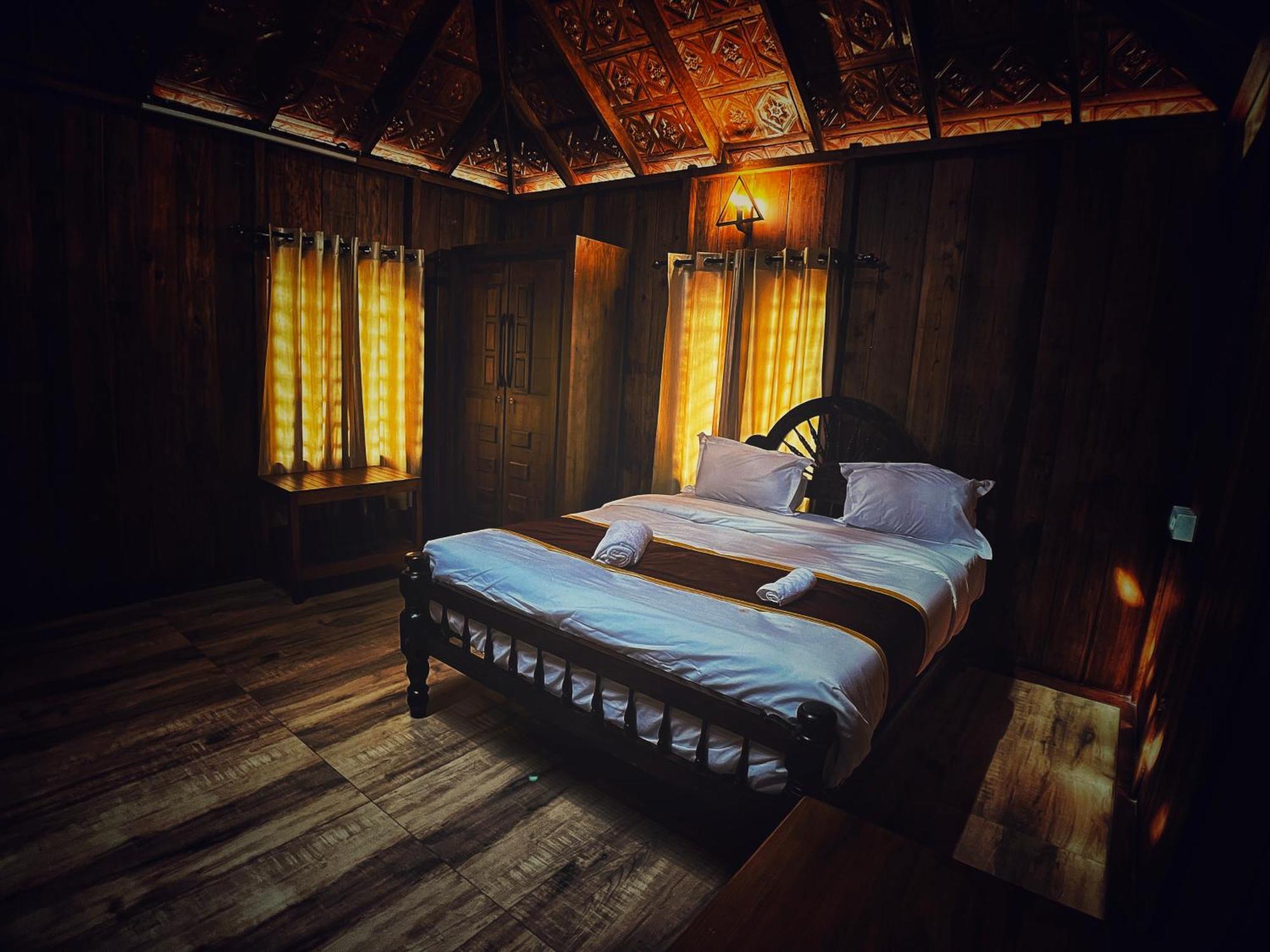 Mahout Resort Wayanad - An Experiential Jungle Stay With Waterfall 卡尔佩特塔 外观 照片