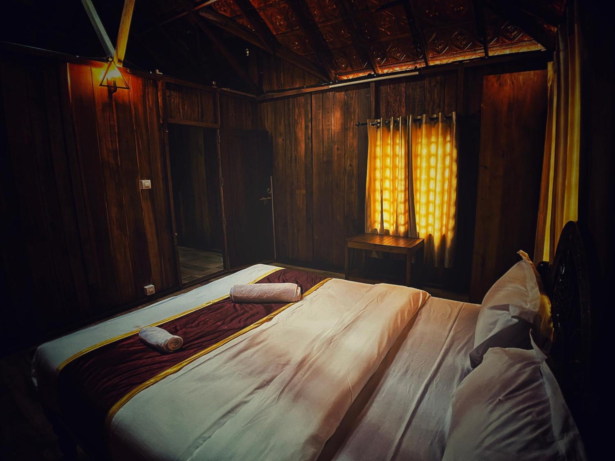 Mahout Resort Wayanad - An Experiential Jungle Stay With Waterfall 卡尔佩特塔 外观 照片